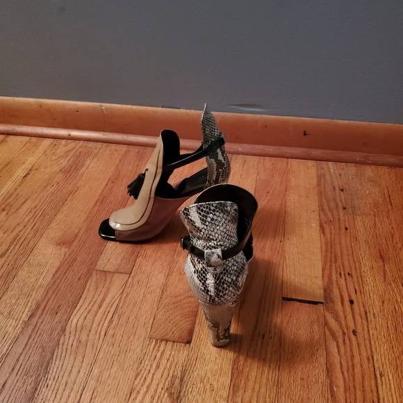 Shoe booties gently worn - Picture 3 of 4